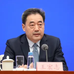 国家能源局局长王宏志：2025年大力推进风电光伏开发利用